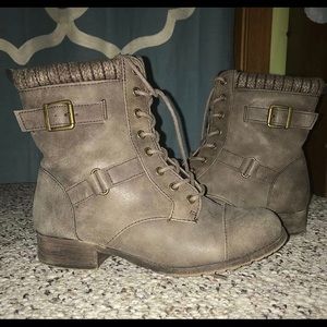 Maurice’s combat boots